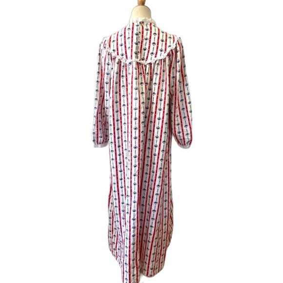 Lanz of Salzburg Vintage Flannel Nightgown Small White Red Blue Hearts Long Slv - Picture 2 of 5